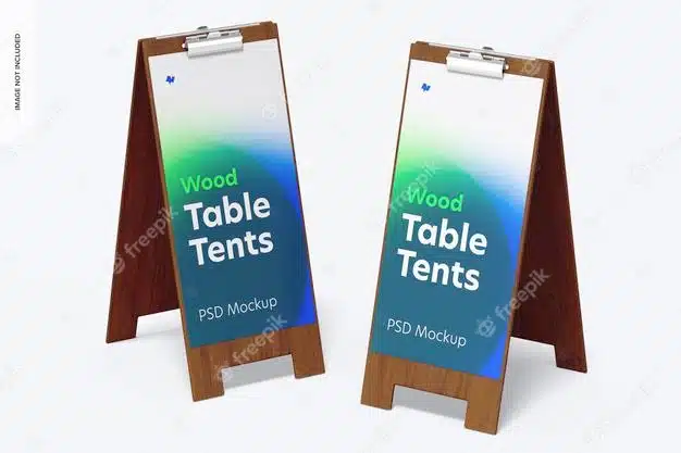 Wood table tents with clip mockup perspective Premium Psd